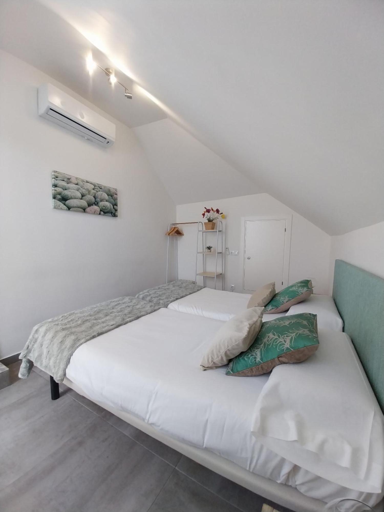 Apartamentos El Marques Málaga Værelse billede